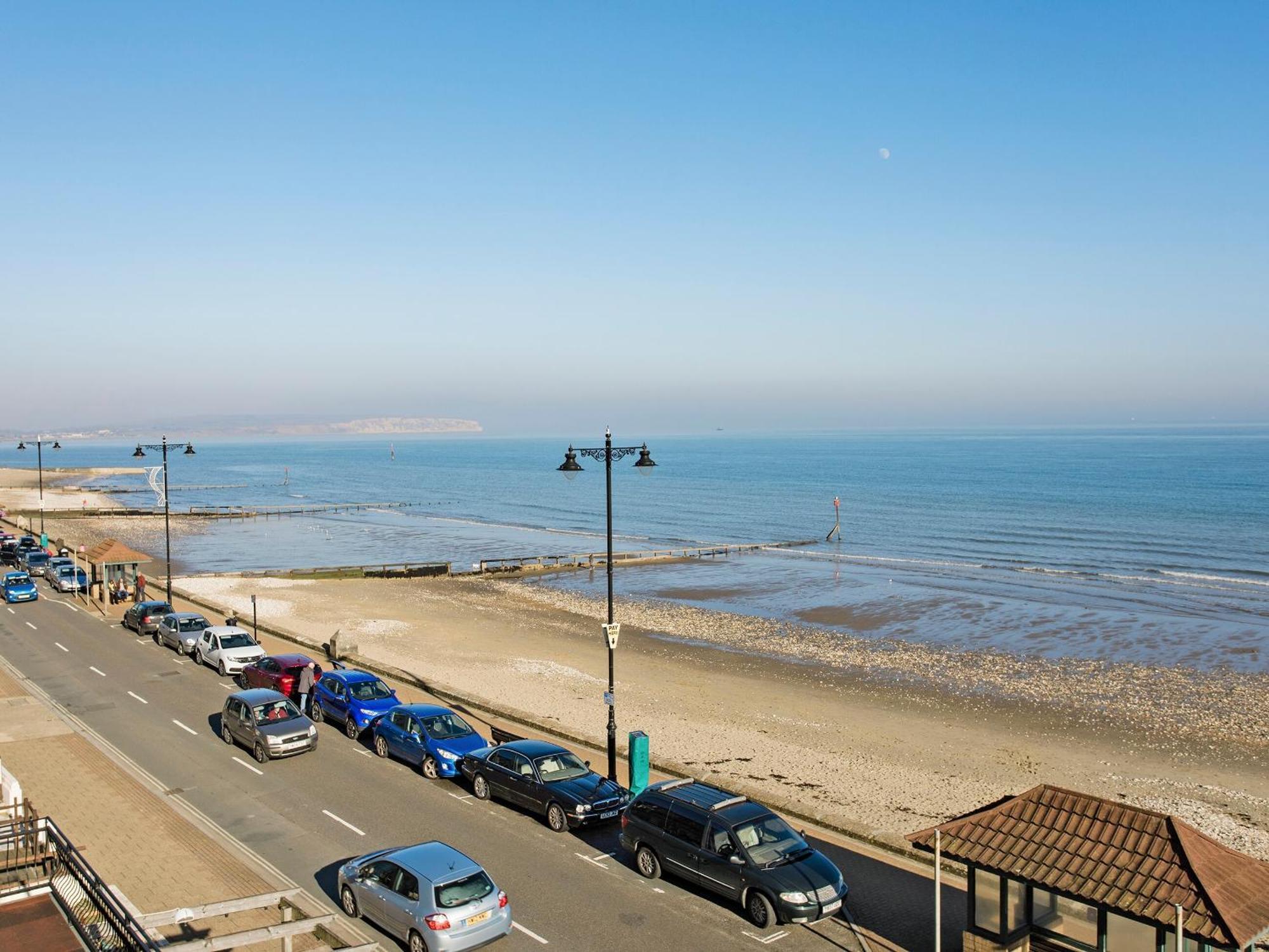 Sunny Beach Apartments Shanklin Exterior foto